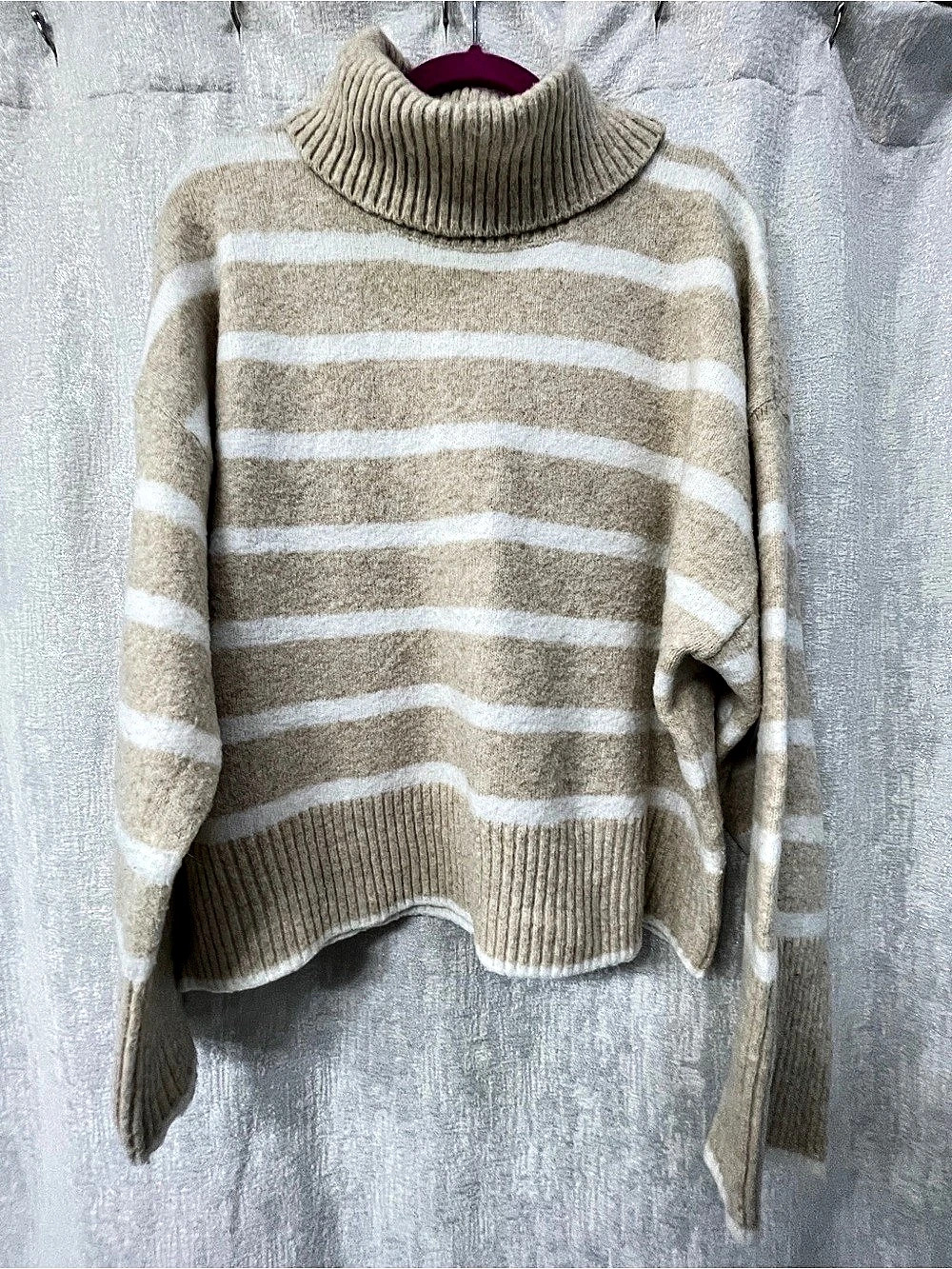 Time and Tru Striped Turtleneck Sweater in Beige & White XL